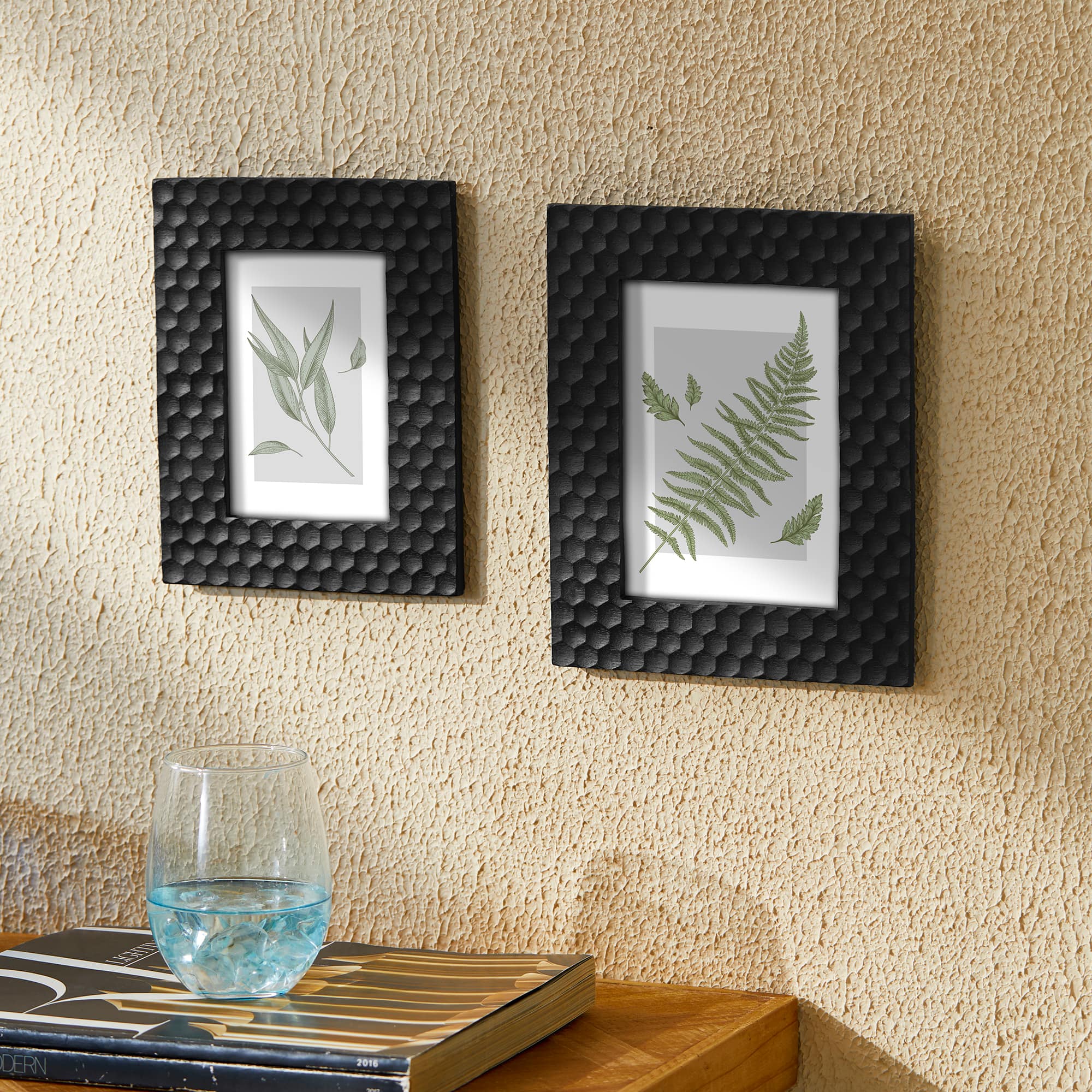 Glitzhome® Black Honeycomb Resin Tabletop Picture Frame Set